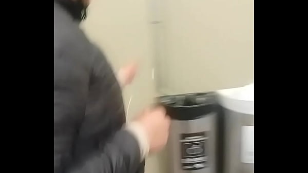 Encontré Actriz NoPor en el Metro.Le pido que me venda sus bragas y la convenzo de ir a un hotel.Dandole un buen Arrimón y ella TOCANDOME LA VERGA EN PÚBLICO.
